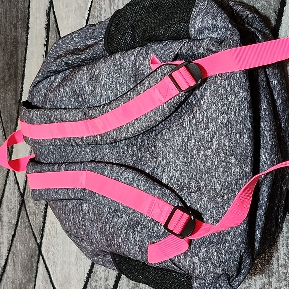 VS PINK 2019 COLLEGIATE HEATHER GRAY & PINK PADDED BACKPACK - Picture 11 of 15